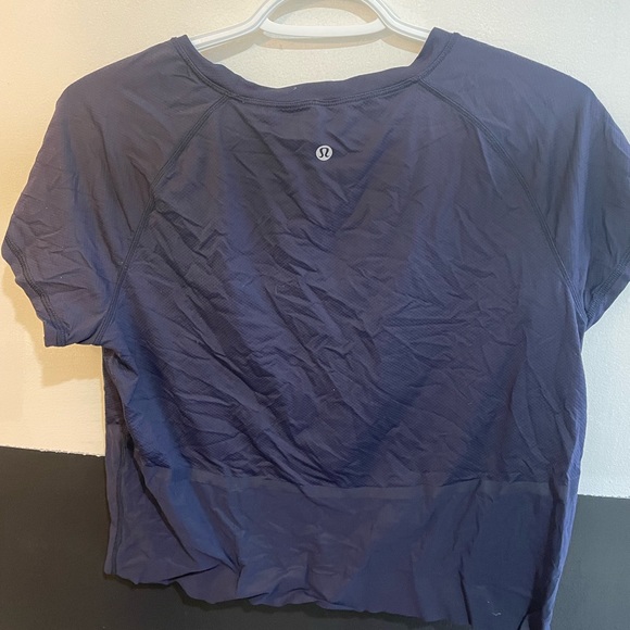Lululemon cropped tee - Picture 2 of 2